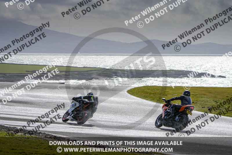 anglesey no limits trackday;anglesey photographs;anglesey trackday photographs;enduro digital images;event digital images;eventdigitalimages;no limits trackdays;peter wileman photography;racing digital images;trac mon;trackday digital images;trackday photos;ty croes